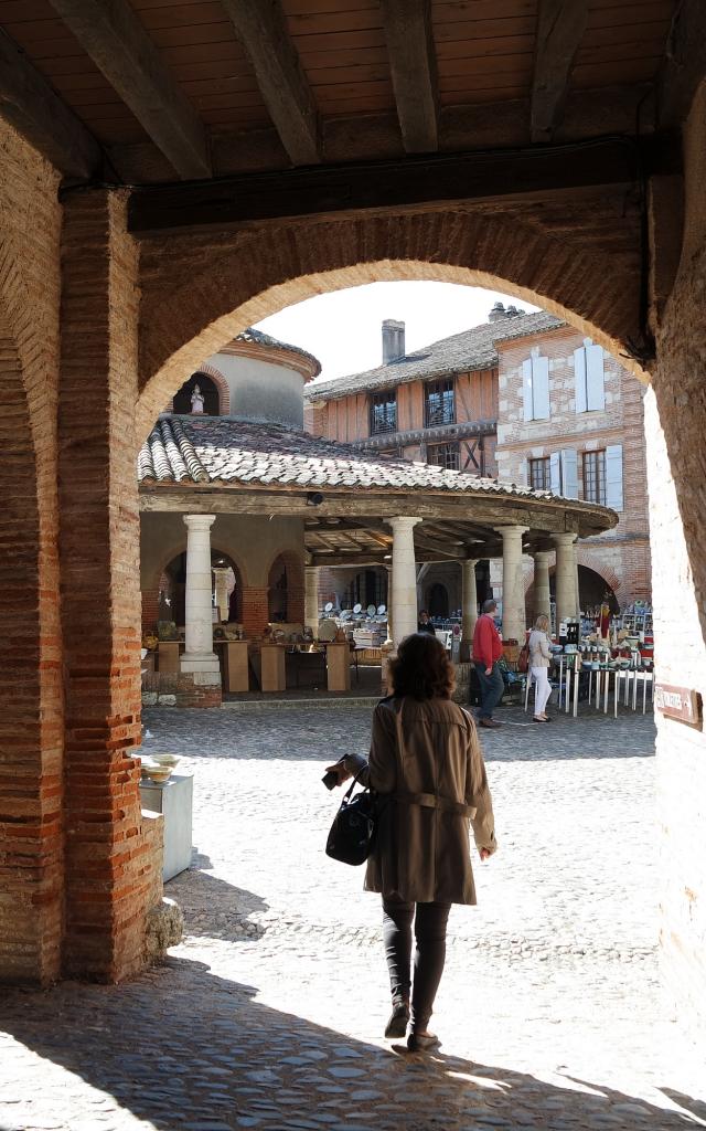 Plus beaux village de France Auvillar marché place