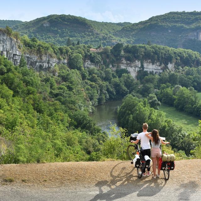 Vélo route Gorges de l'Aveyron activité sportive activité de nature