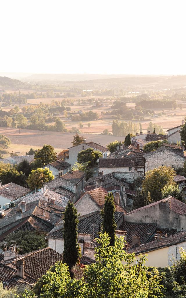 Lauzerte Plus beaux village de France vue aérienne Quercy Blanc