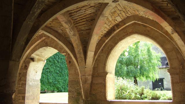 Dscf1182:abbaye Beaulieu:cdt82