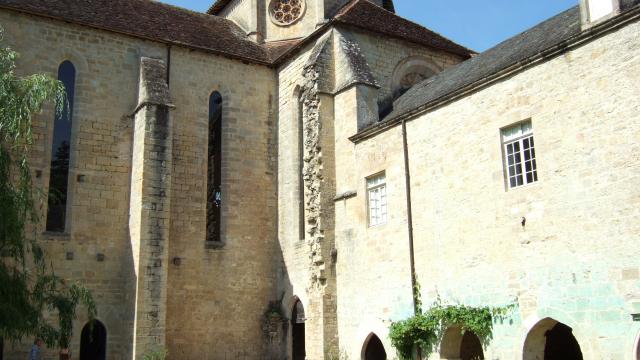 Dscf1186:abbaye Beaulieu:cdt82