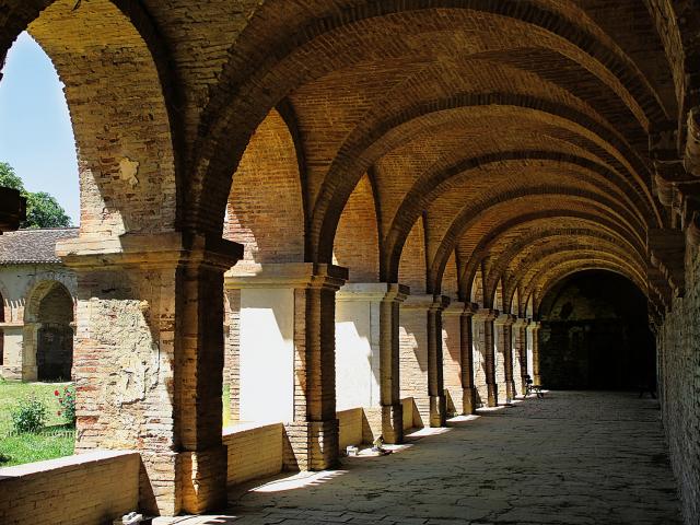 Cloître de l'Abbaye de Belleperche