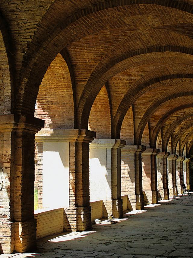 Cloître de l'Abbaye de Belleperche