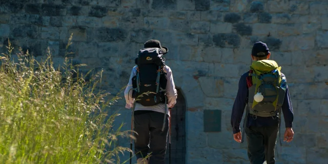 Randonneurs le long du chemin de St jacques de Compostelle