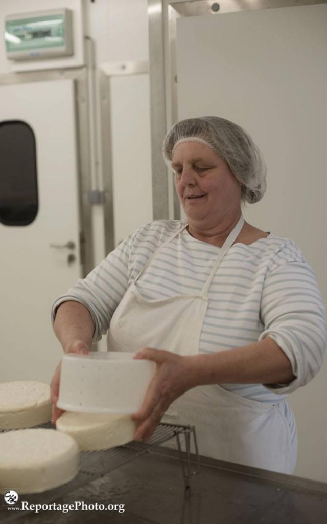 Fabrication Fromages Ferme De La Brune