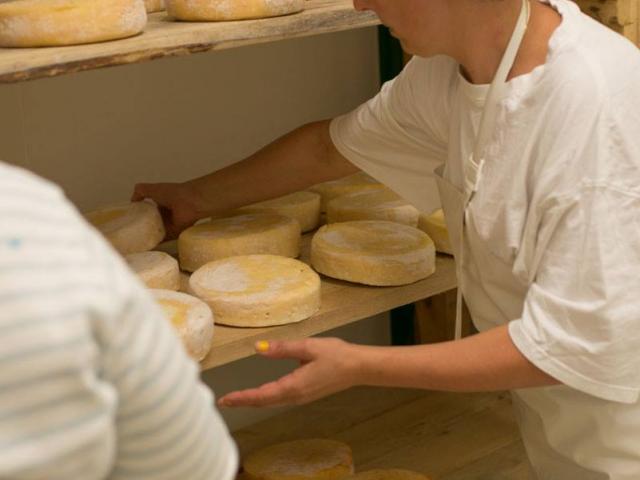 Preparation Fromages Ferme De La Brune