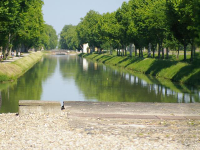 Canal Des Deux Mers