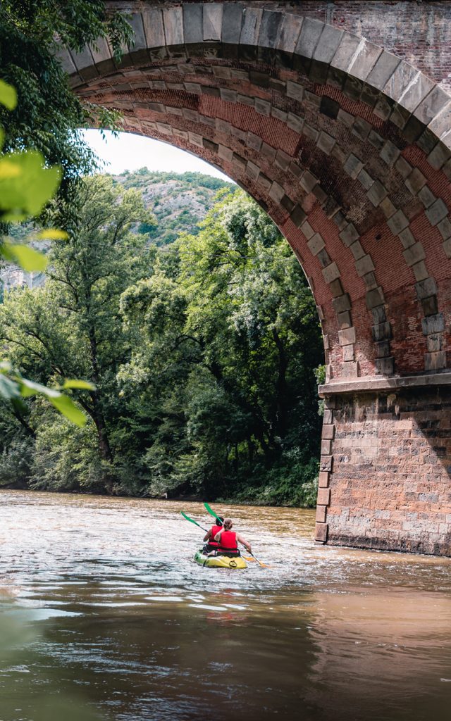 Activités sportives et culturelles dans les gorges de l'Aveyron