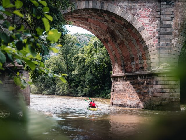 Activités sportives et culturelles dans les gorges de l'Aveyron