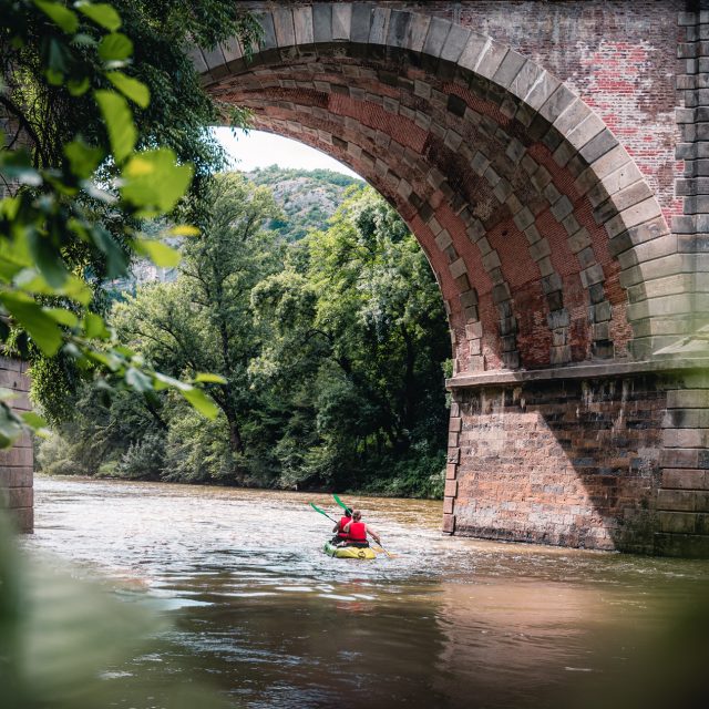 Activités sportives et culturelles dans les gorges de l'Aveyron