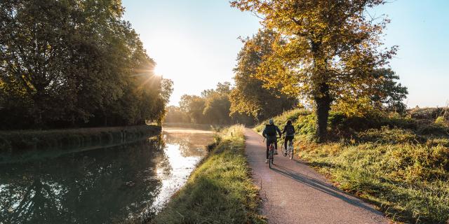 Canal des Deux Mers à vélo