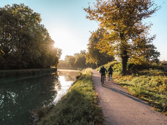 Canal des Deux Mers à vélo