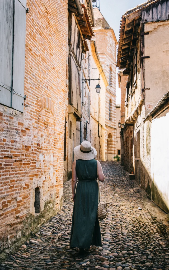 Auvillar et ses ruelles en briques roses