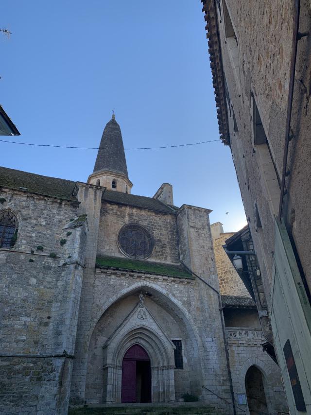 Eglise Caylus Entrée