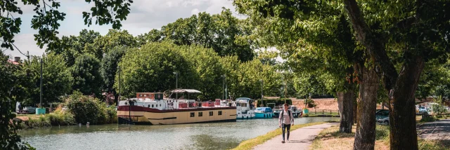 Randonnée le long du Canal des Deux Mers