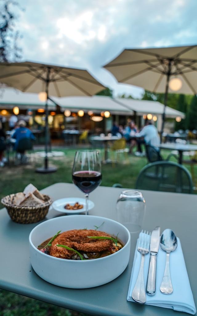 Terrase D'été Au Bistrot Constant Auréline Desmiers