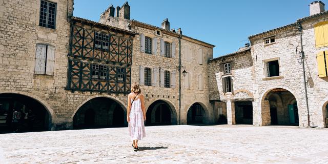 Place des cornières à Lauzerte