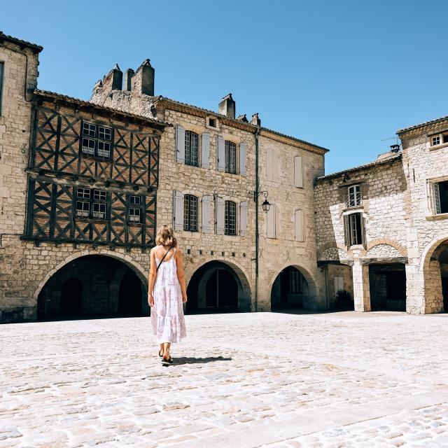 Place des cornières à Lauzerte