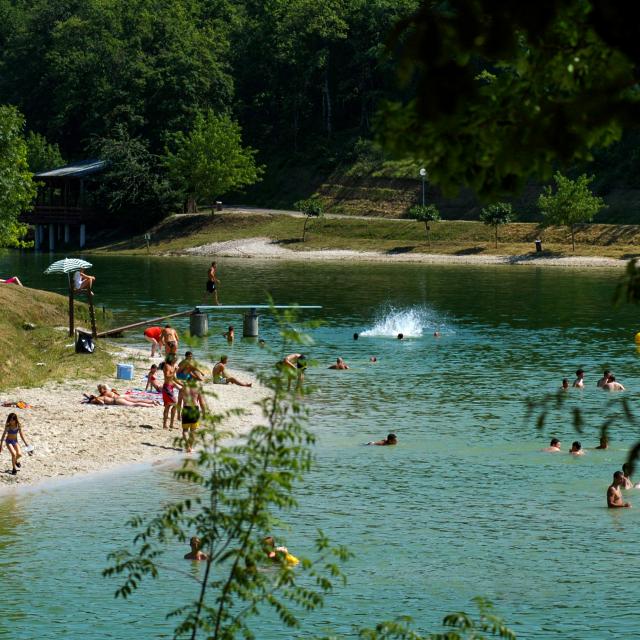 Base De Loisirs De Montaigu De Quercy