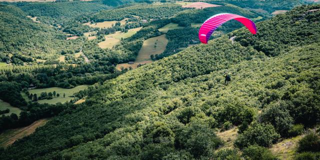 Parapente dans les Gorges de l'Aveyron