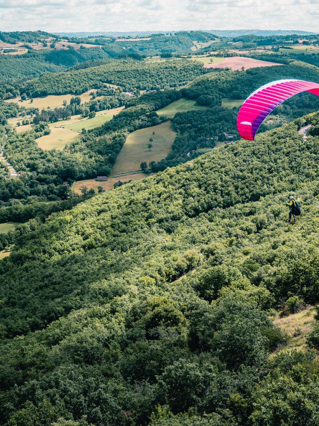 Parapente dans les Gorges de l'Aveyron