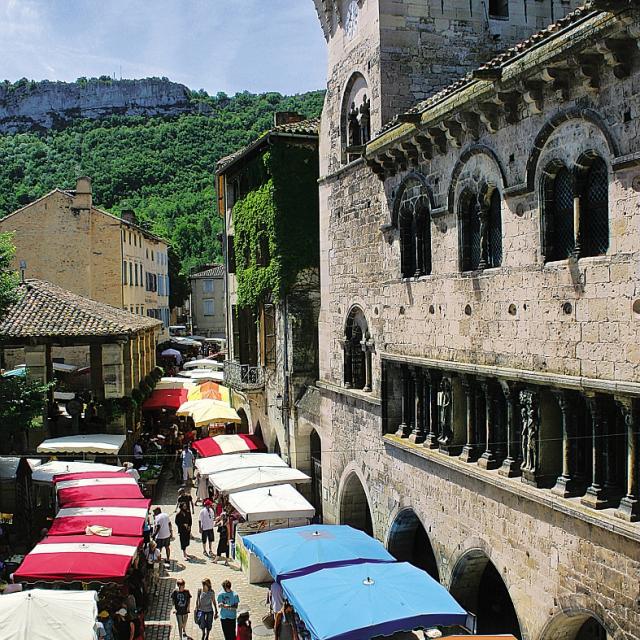 Saint-Antonin-Noble-Val marché romane patrimoine