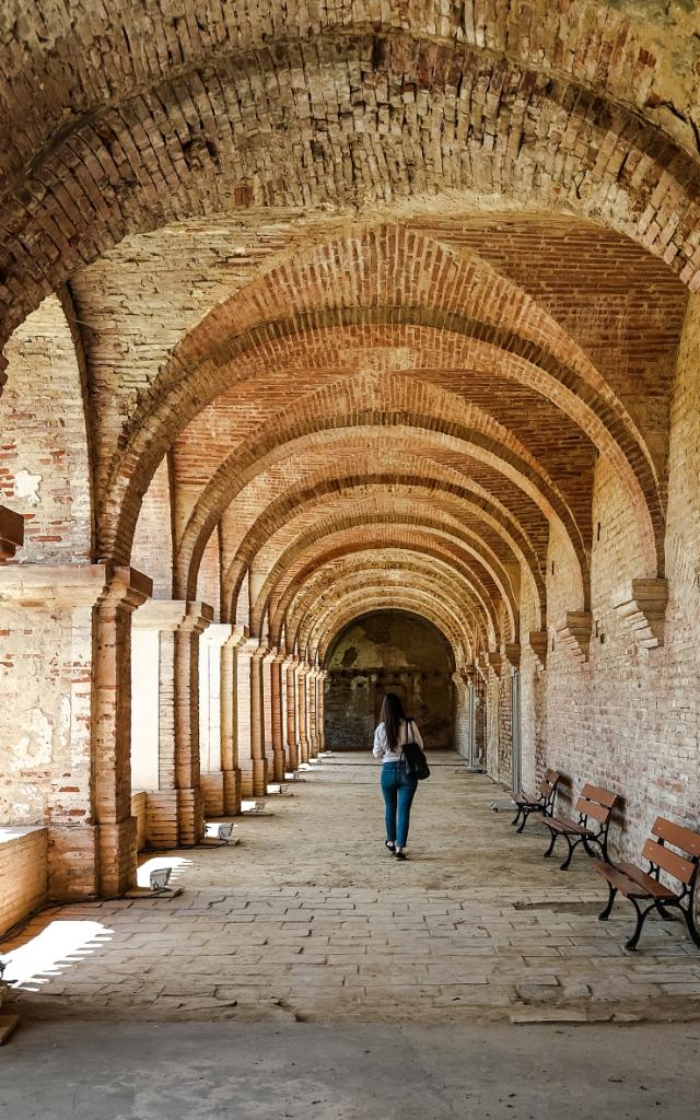 Extérieur de l'Abbaye de Belleperche