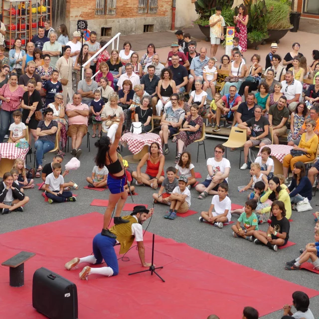 Spectacle lors de la Nuit Blanche de Lafrançaise