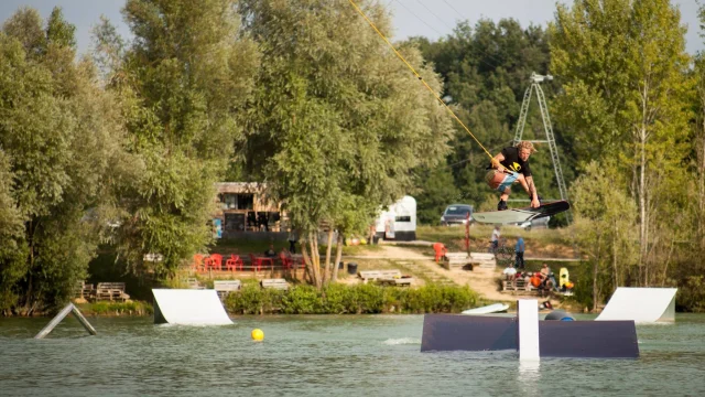 Wake Board à l'Evasion Cable Park de Monteils