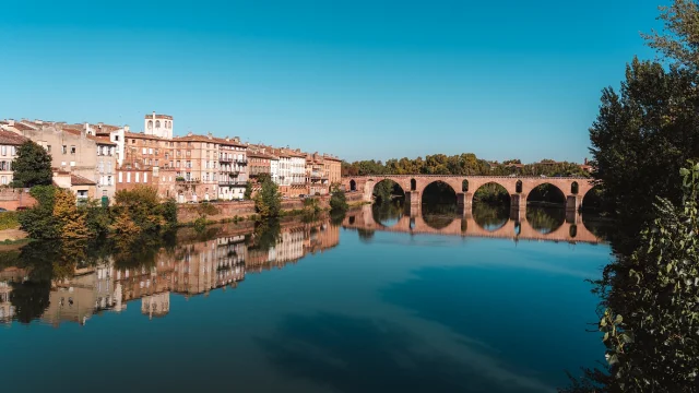 Montauban vue sur le Pont Vieux et le quai de Villebourbon