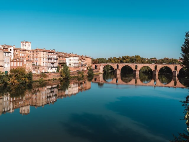 Montauban vue sur le Pont Vieux et le quai de Villebourbon